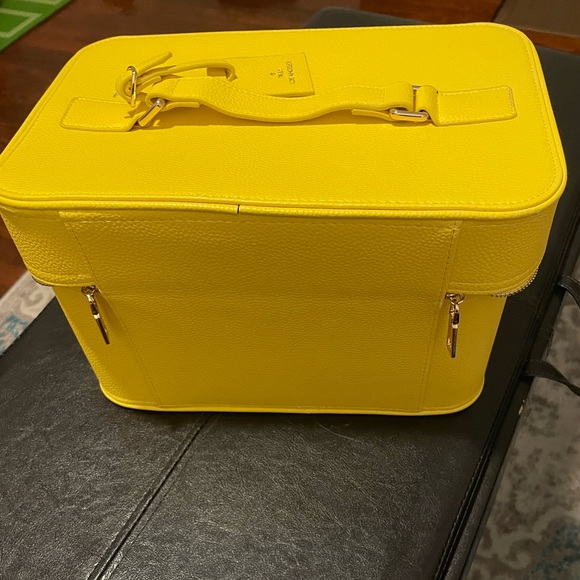 💛Truly Yellow Vegan Leather Trunk - Picture 6 of 14